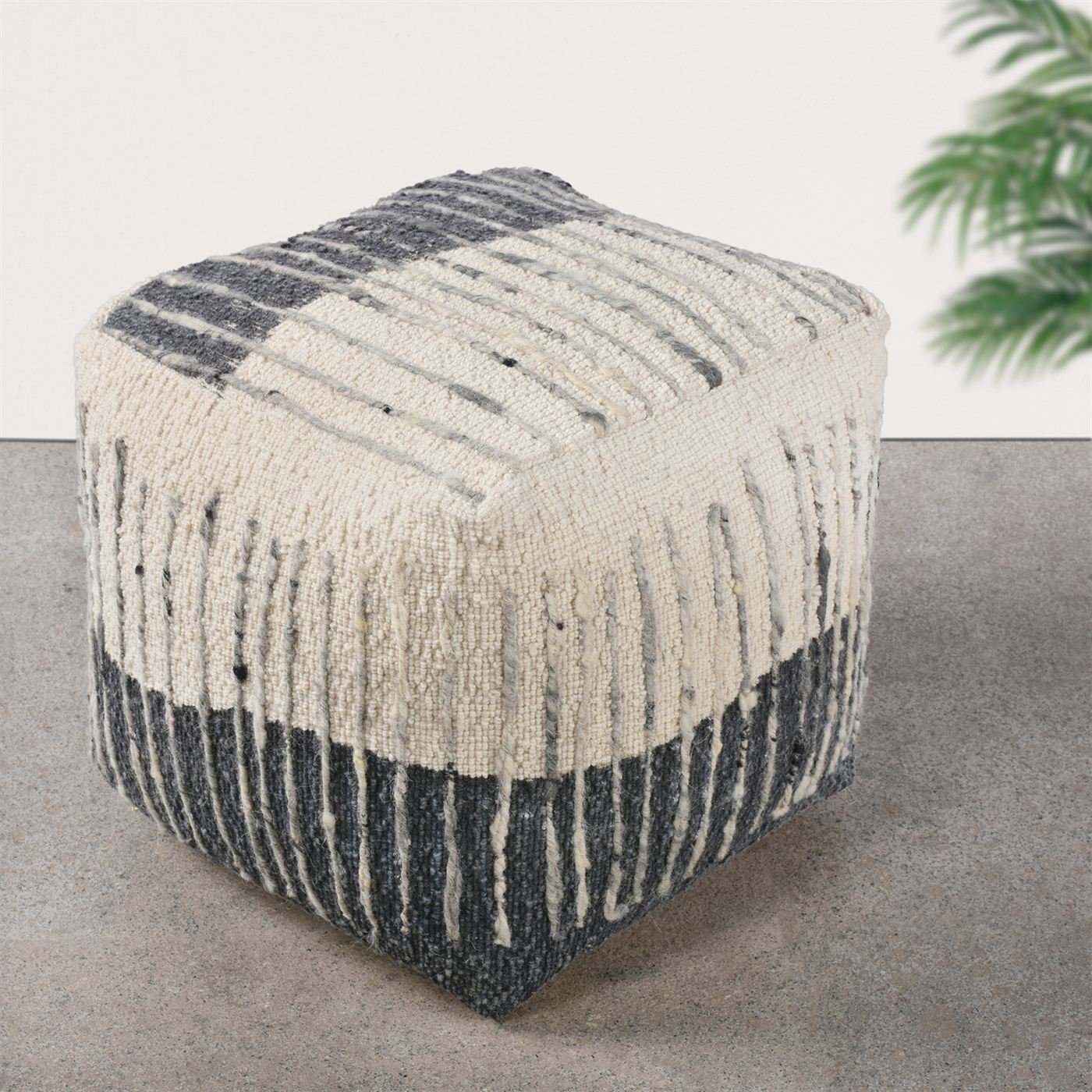 Pouf in tessuto grigio WARM LIVING